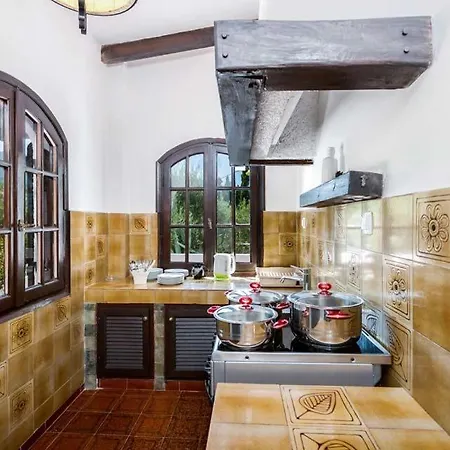 Sleeps 7 Pool Air Con Wifi *
