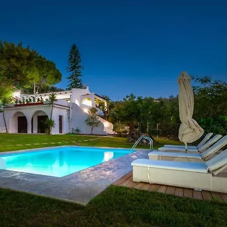 Sleeps 7 Pool Air Con Wifi *