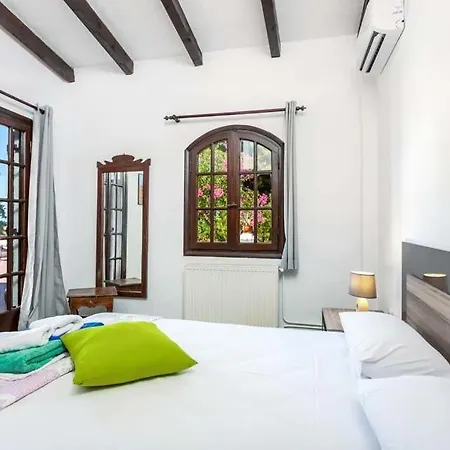 Sleeps 7 Pool Air Con Wifi *