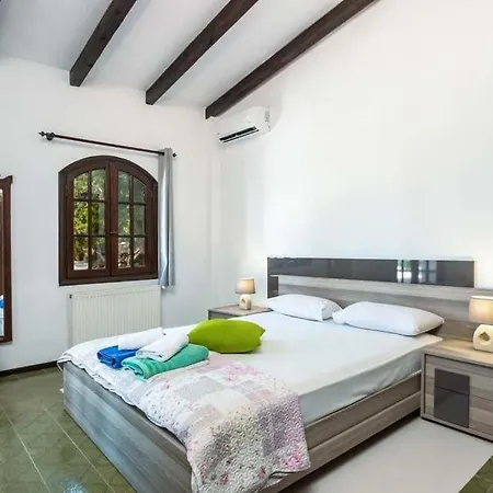 Willa Sleeps 7 Pool Air Con Wifi *