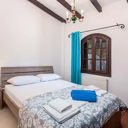 Willa Sleeps 7 Pool Air Con Wifi
